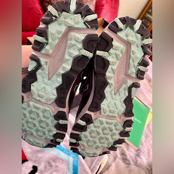 New balance size 7.5 - Picture 3 of 6